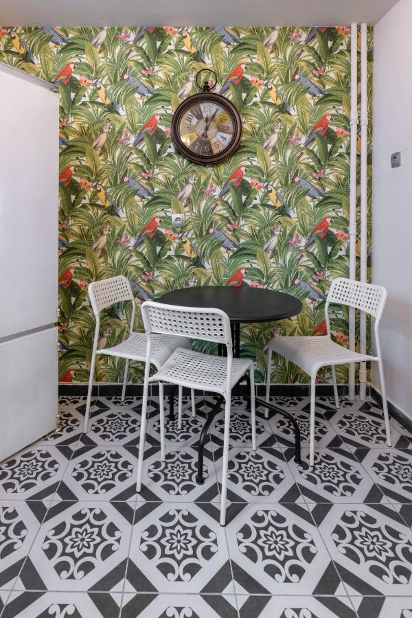 Athens Parrot Apartment Exterior photo